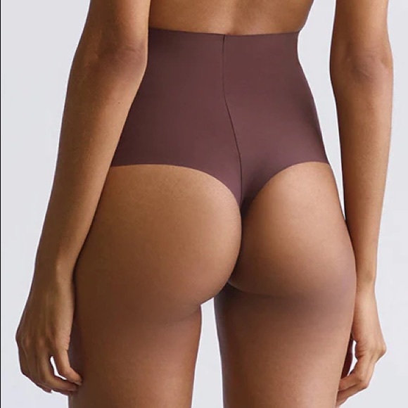 NWT: COMMANDO CLASSIC CONTROL THONG - Picture 2 of 8